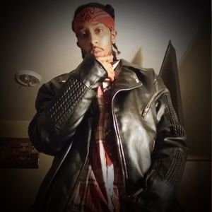 Meet your Posher, Leo